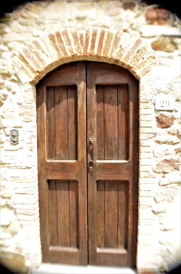 Il Mirtillo - A Truly Magical Place In The Heart Of Tuscany, Nestled In A Medieval Village Chianni Exteriör bild